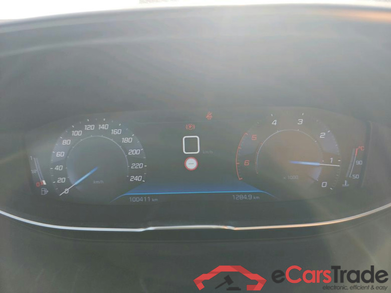 PEUGEOT 3008 / 2016 / 5P / todoterreno 1.5L BlueHDi 96kW (130CV) S&S Active (AC2) #4