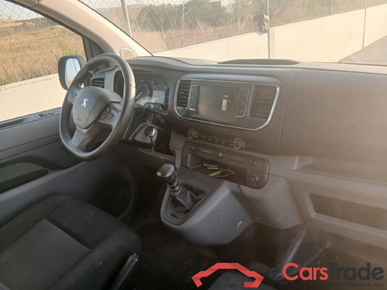 PEUGEOT Expert / 2016 / 4P / furgón Furgón Premium 2.0 BlueHDi 120 Standard #3