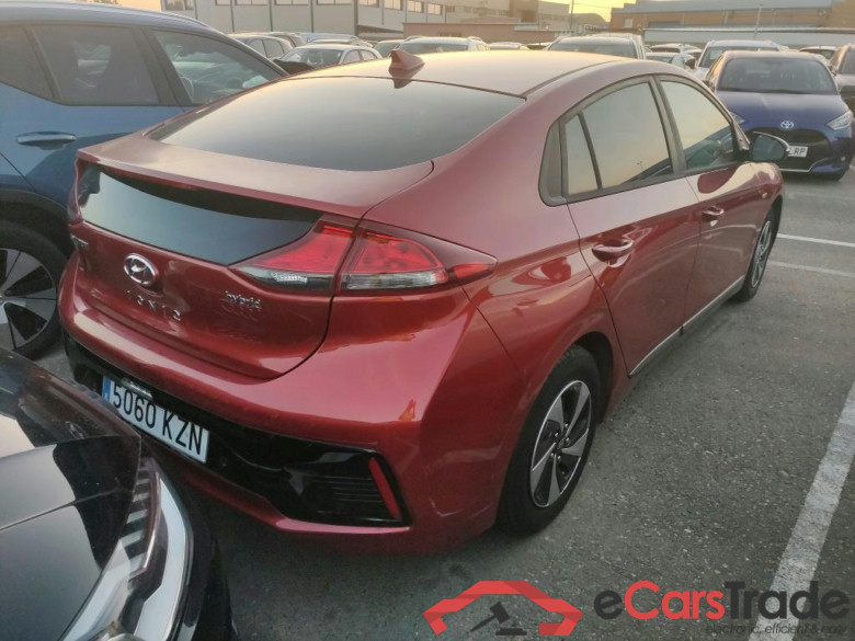 HYUNDAI IONIQ / 2016 / 5P / berlina con portón 1.6 GDI HEV Klass DCT #2