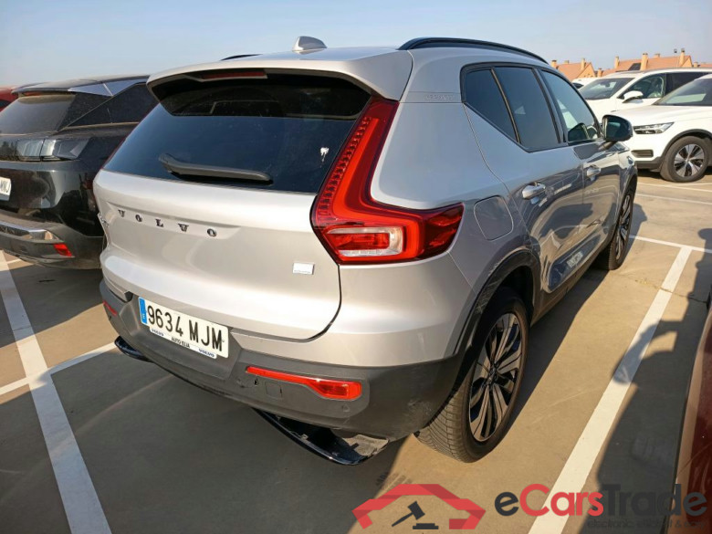 VOLVO XC40 / 2021 / 5P / todoterreno 1.5 T4 Recharge PHEV Ultimate Dark Auto #2