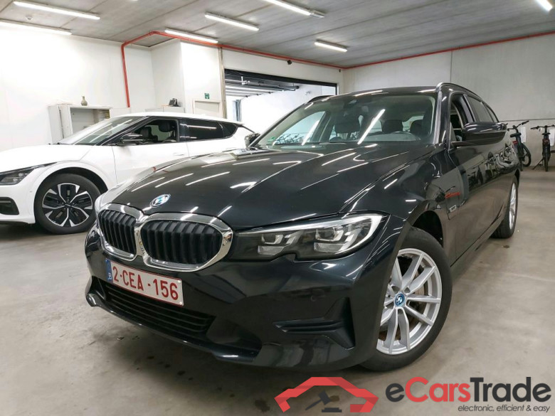 BMW - BMW 3 TOURING 330e 292PK Business Edition & Pack Business Plus With Heated Sport Seats & Parking Assistant Pack * HYBRID *