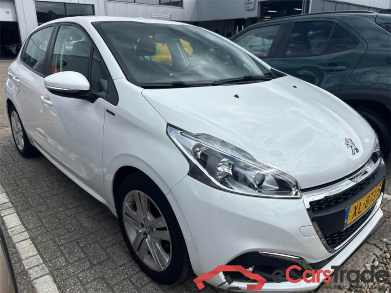 PEUGEOT 208 1.2 PureTech Signature #2