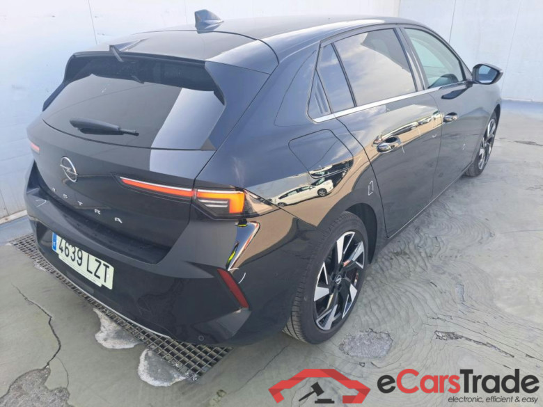 OPEL Astra / 2021 / 5P / berlina con portón 1.2T XHT 96kW (130CV) Elegance #2