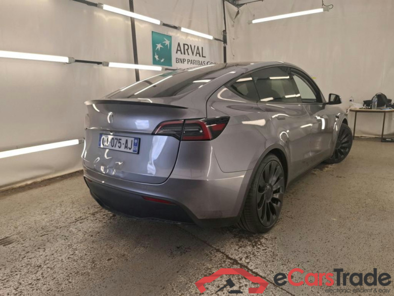 TESLA Model Y / 2020 / 5P / SUV Performance Dual-Motor AWD #4