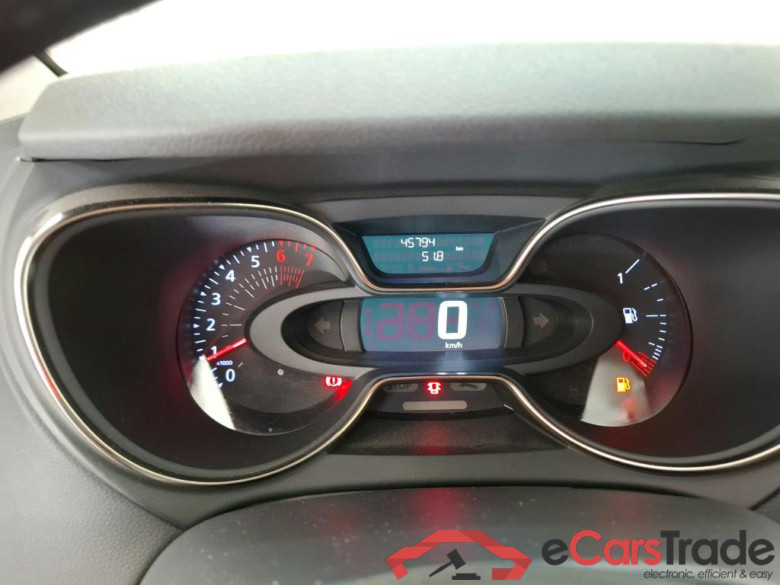 RENAULT Captur / 2017 / 5P / Crossover Intens TCe 150 FAP #6