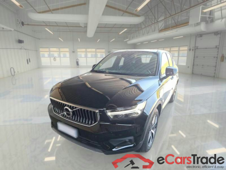 VOLVO XC40 / 2017 / 5P / SUV T4 PLUG-IN HYBRID AUTO RECH INSCRIP EXPR #1