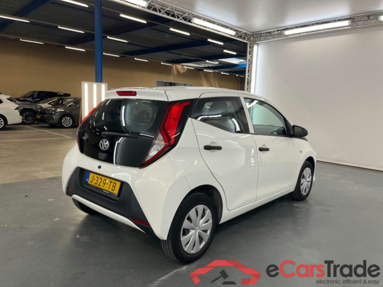 TOYOTA Aygo 1.0 VVT-i x-fun #4