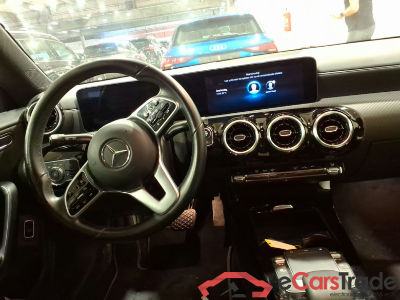 MERCEDES-BENZ CLA - Klasse 2.0 CLA 180 D BUSINESS SOLUTION DCT