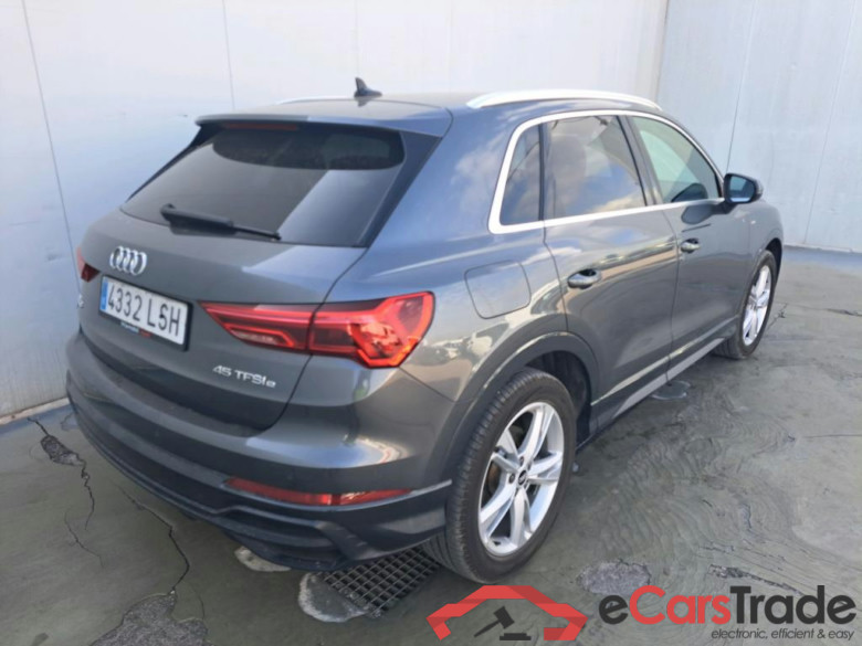 AUDI Q3 / 2018 / 5P / todoterreno 45 TFSI e 180kW S tronic S Line #2