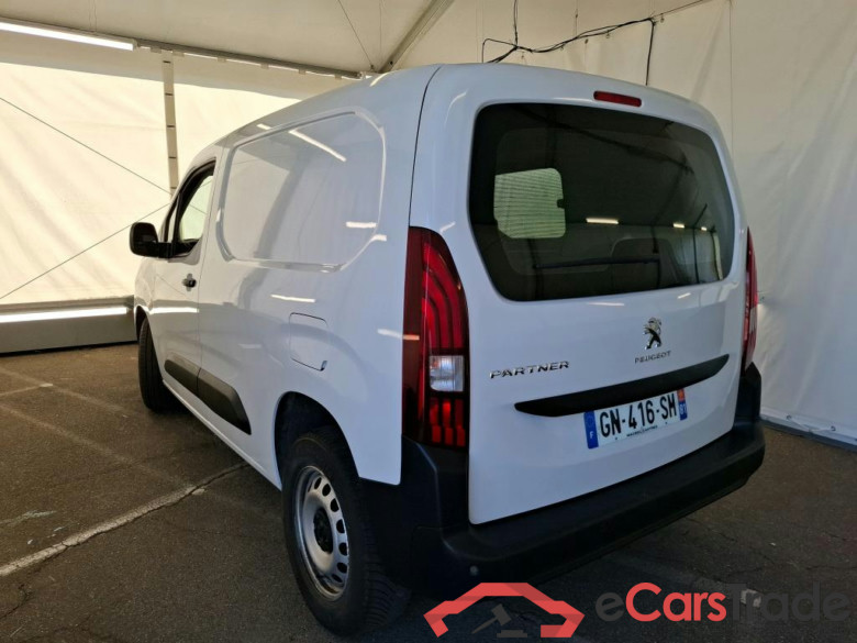 PEUGEOT Partner / 2018 / 4P / Fourgonnette BHDI 100 S&S STANDARD 650KG PREMIUM #2