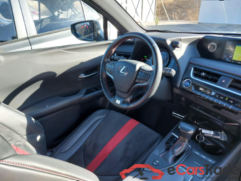 LEXUS UX / 2018 / 5P / todoterreno 2.0 250h F Sport 4WD #2