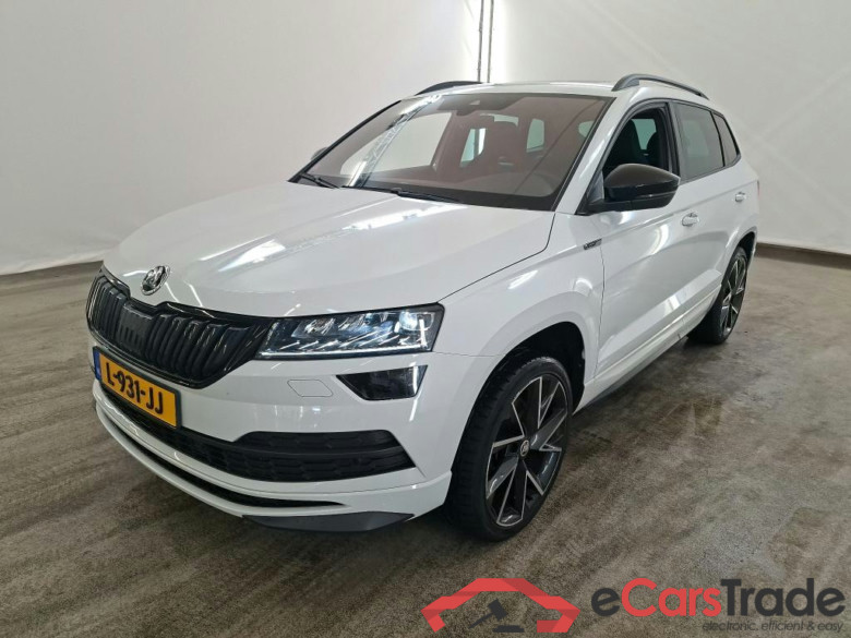 Skoda Karoq 1.5 TSI ACT Greentech Sportline Business | Functie + Comfort Pakket | Pano | Wegkl. trekhaak #1