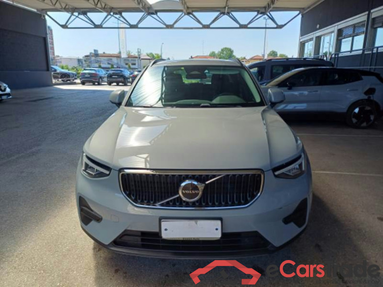VOLVO XC40 / 2021 / 5P / SUV B3 AUTOMATICO ESSENTIAL #6