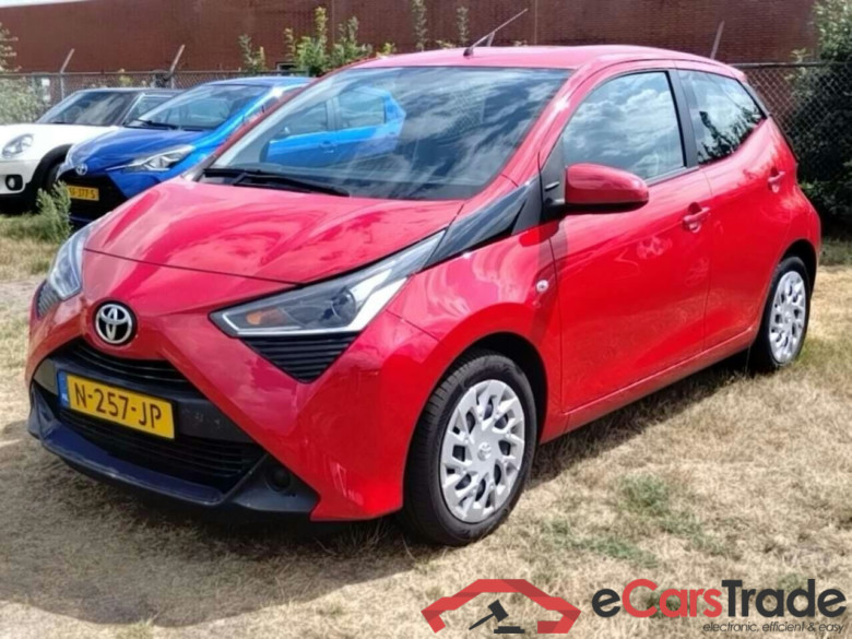 TOYOTA Aygo 1.0 VVT-i x-play