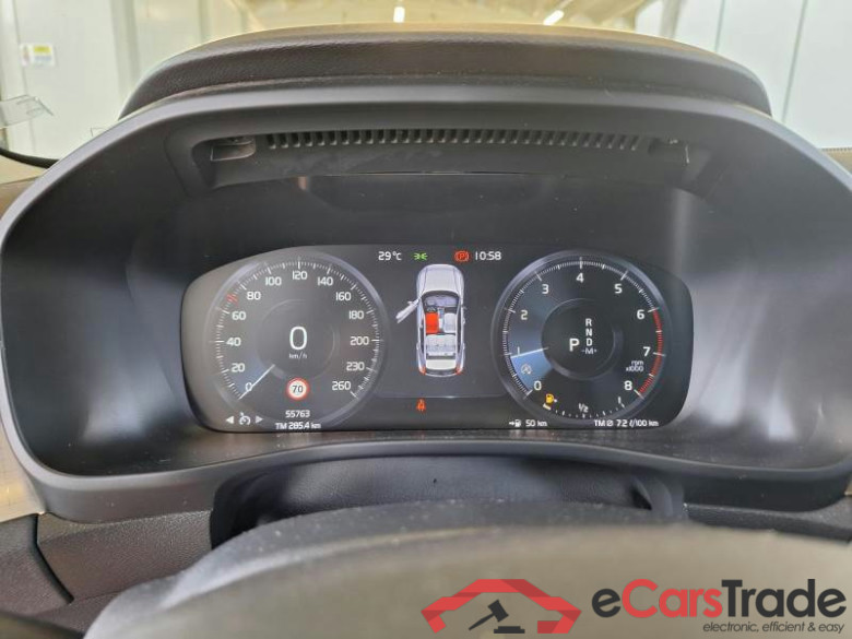 VOLVO XC40 / 2017 / 5P / Fuoristrada T2 automatico Momentum Pro N1 #4