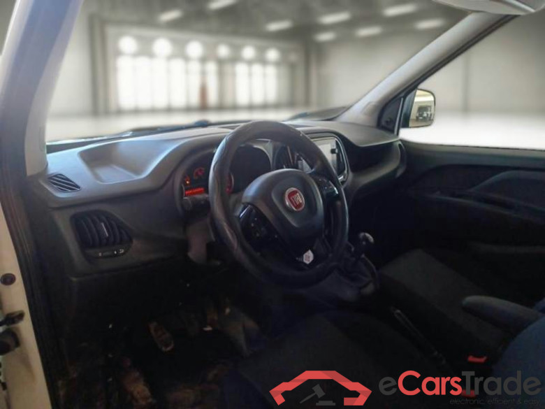 FIAT DOBLÒ CARGO / 2014 / 4P / VETT. FURGONATA CH1 LOUNGE 1.6 MJET 90CV E6D-F SeS #3