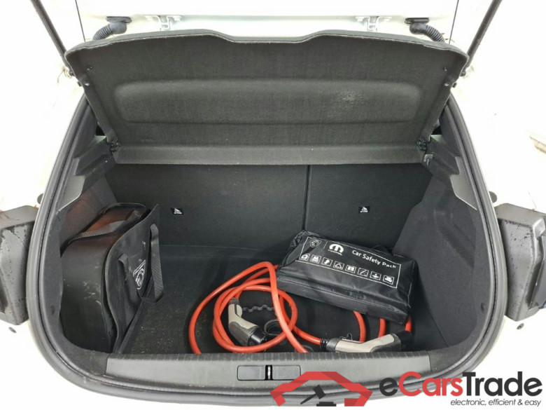 PEUGEOT e-208 Active Pack 50kWh 136 5D #5