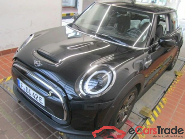 MINI MINI Cooper SE Essential Trim 3d 135kW