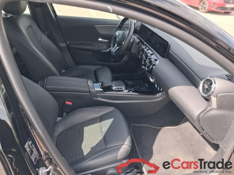 MERCEDES-BENZ Clase A / 2018 / 5P / berlina con portón A 250 e #6