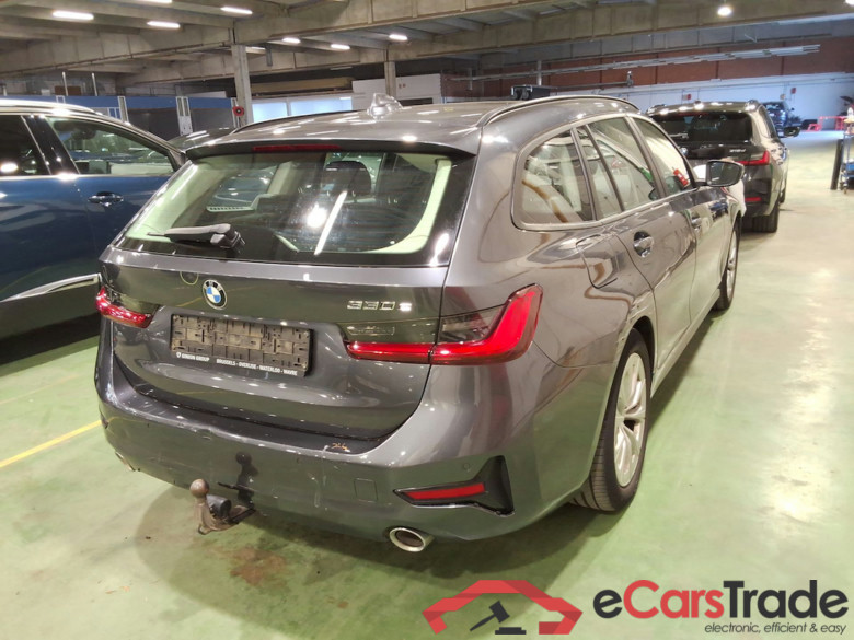 BMW 330e Plug-In Hybrid Aut. LED Navi KeylessGo Klima PDC ... #3