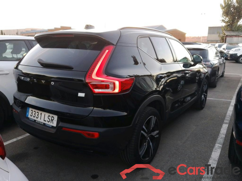VOLVO XC40 / 2017 / 5P / todoterreno 1.5 T4 Twin Recharge R-Design Exp Auto #2