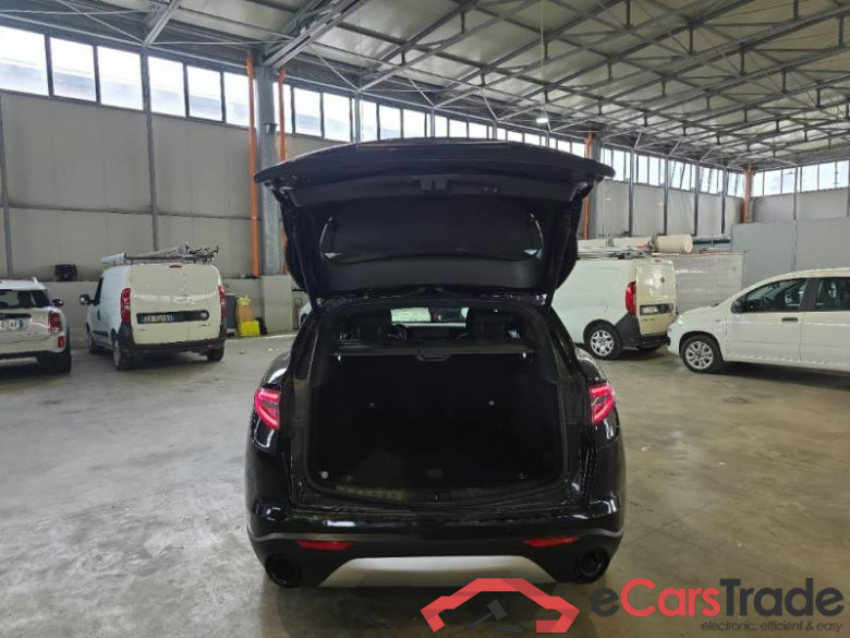ALFA ROMEO STELVIO / 2017 / 5P / SUV 2.2 TD 160 CV SUPER AT8 RWD #5