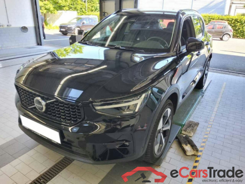 Volvo XC40 (2017->) DE - SUV5 B4 2WD EU6d, Plus Dark, (Facelift) 2022 - 2024