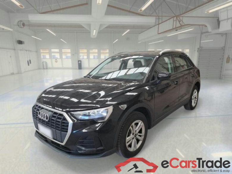 AUDI Q3 / 2018 / 5P / SUV 45 TFSI E S TRONIC BUSINESS #1