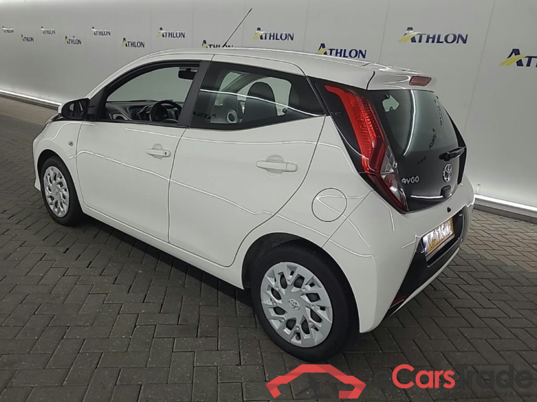 TOYOTA Aygo 1.0 VVT-i x-play 5D 53kW #4