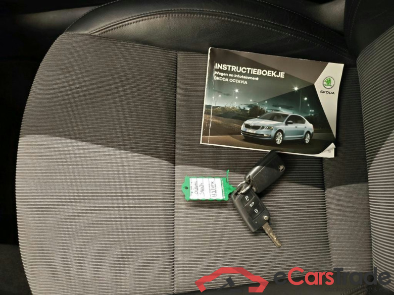Skoda Octavia Combi 1.0 TSI Greentech Business Edition 5d #4