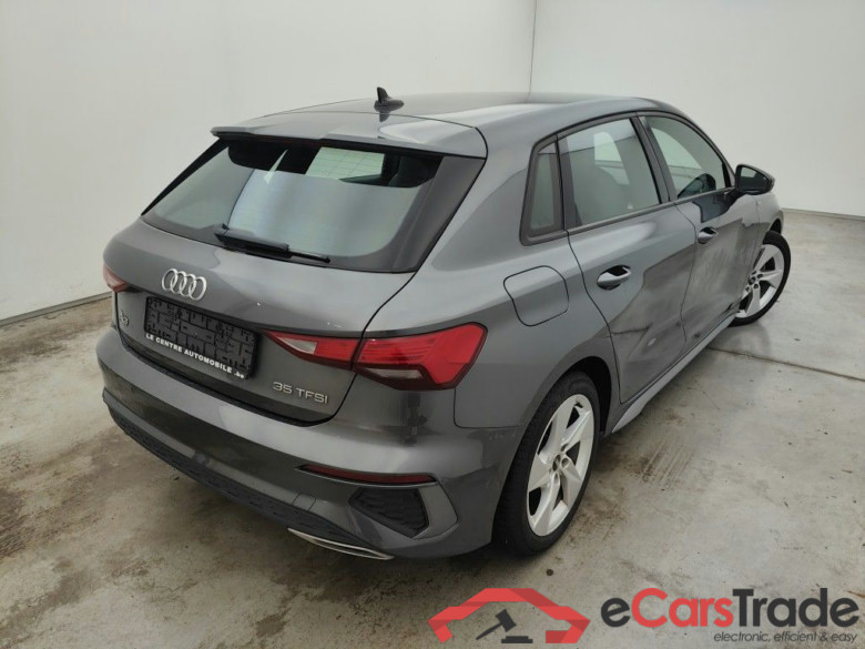 Audi A3 Sportback 1.5 35 TFSi 110kW S tronic S line 5d #2