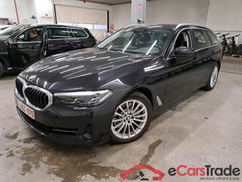 BMW - BMW 5 TOURING 530e Auto 292PK Business Edition With Dakota Leather Heated Sport Seats & Driving Assistant & Parking Assistant * HYBRID *