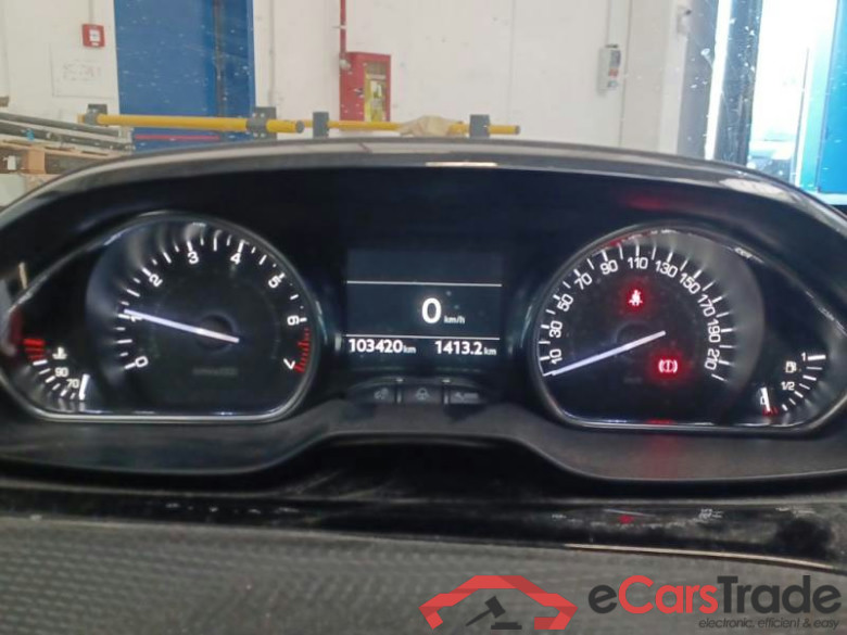 PEUGEOT 2008 / 2016 / 5P / CROSSOVER PURETECH 82 ALLURE S/S #4