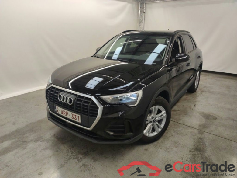 Audi Q3 45 TFSI e S tronic 5d