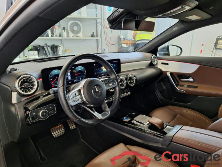 MERCEDES-BENZ CLA SHOOTING BRAKE / 2019 / 5P / STATION WAGON CLA 180 AUTOMATIC PREMIUM #3