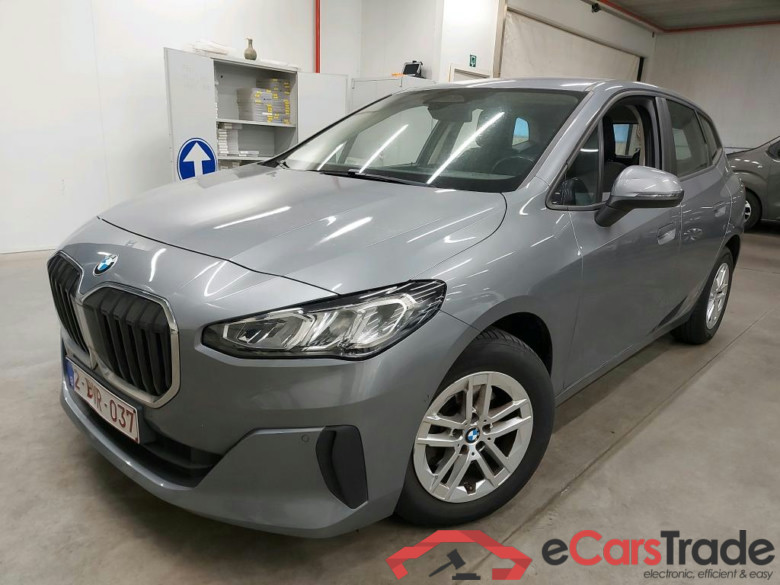 BMW - BMW 2 ACTIVE TOURER 218dA 136PK With Climatic & Navigation & PDC Front & Rear