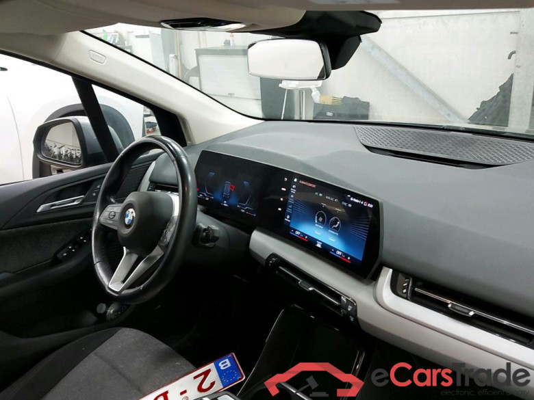 BMW - BMW 2 ACTIVE TOURER 218dA 136PK With Climatic & Navigation & PDC Front & Rear #3