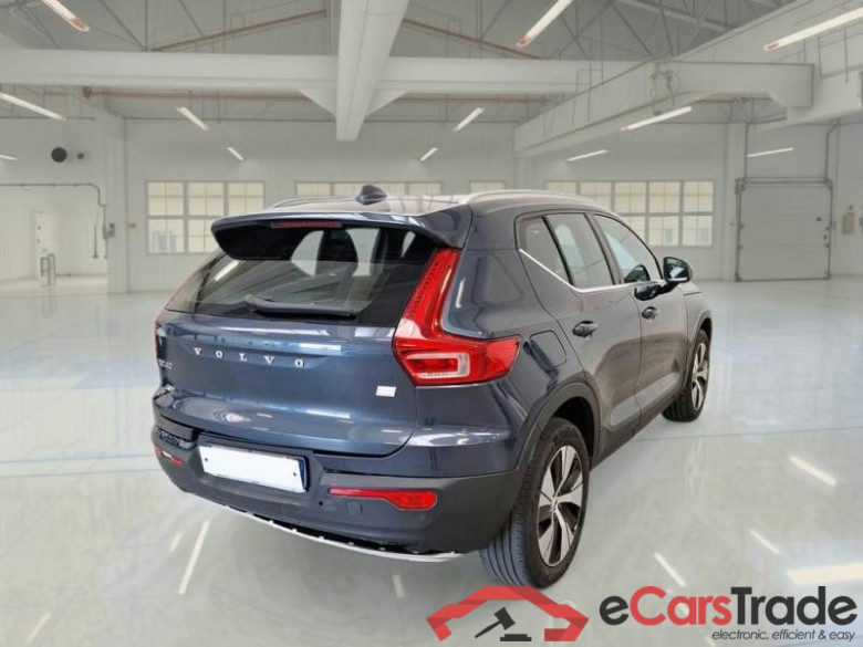 VOLVO XC40 / 2017 / 5P / FUORISTRADA T4 PLUG-IN HYBRID AUTO RECH INSC EXPR N1 #2
