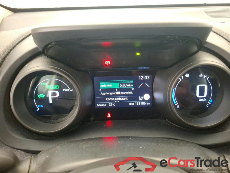TOYOTA Yaris Cross Hybride / 2021 / 5P / SUV 1.5 HYBRID 116H DYNAMIC BUSINESS BEY AWD #6