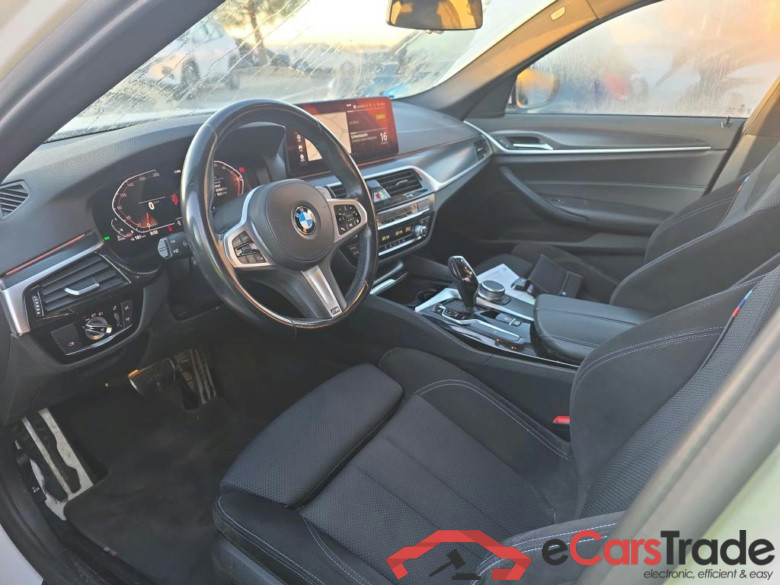 BMW Serie 5 / 2020 / 4P / sedán 520dA xDrive #3