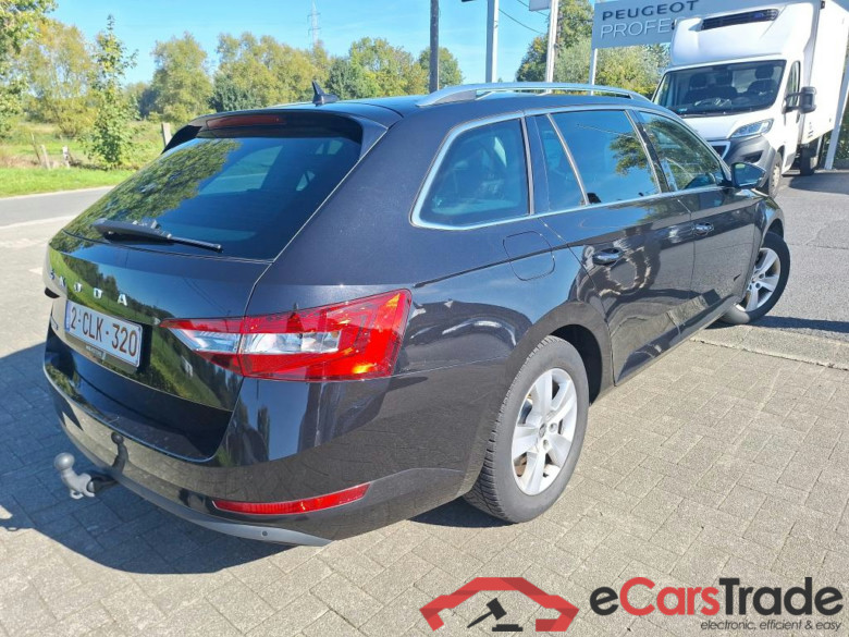 SKODA SUPERB COMBI 2.0 CRTDI 110KW DSG7 CLEVER #4