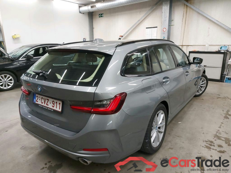BMW - BMW 3 TOURING 320e 204PK With Climatic & Navigation & Comfort Pack With Heated Sensatec Sport Seats * HYBRID * #2