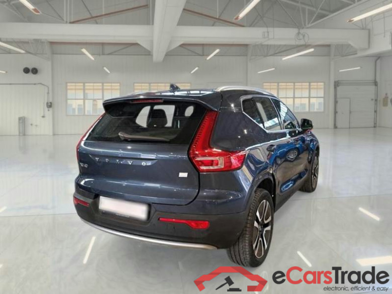 VOLVO XC40 / 2017 / 5P / SUV T5 PLUG-IN HYBRID AUTO RECH INSCRIP EXPR #2