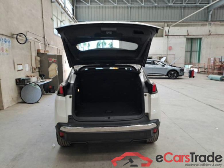 PEUGEOT 3008 / 2020 / 5P / SUV BLUEHDI 130 EAT8 SeS ALLURE #5