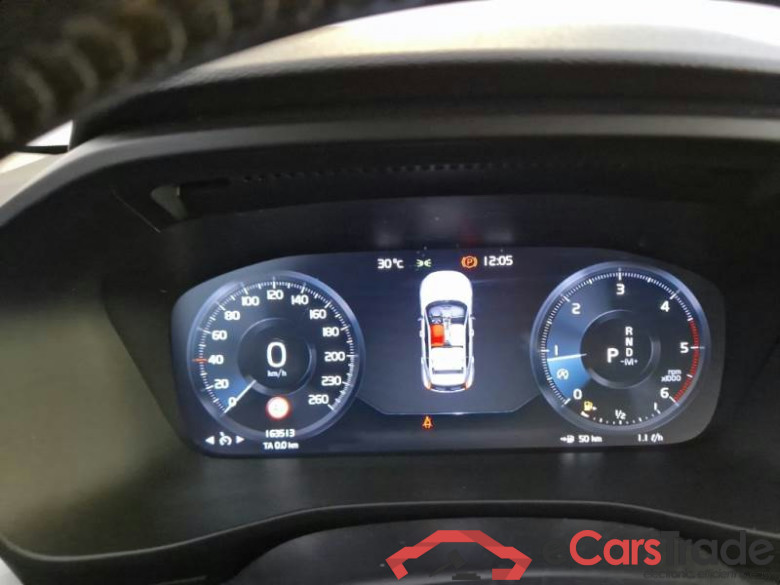 VOLVO XC40 / 2017 / 5P / SUV D3 AUTOMATICO MOMENTUM PRO #4